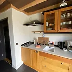 T Verkeren - Houseboat