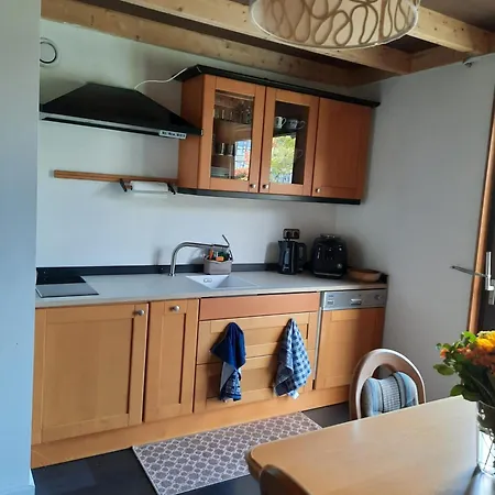 T Verkeren - Houseboat Bed & Breakfast *
