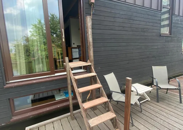 T Verkeren - Houseboat Bed and breakfast 4*