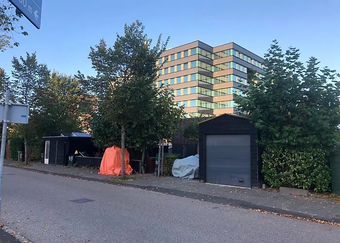 T Verkeren - Houseboat Bed and breakfast 4*