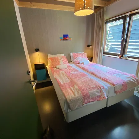 T Verkeren - Houseboat 住宿加早餐酒店