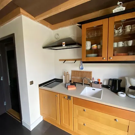 T Verkeren - Houseboat