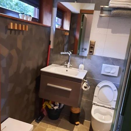 T Verkeren - Houseboat